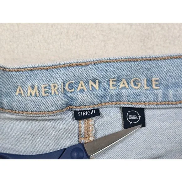 American Eagle Womens Relaxed Denim Shorts Size 4 Light Wash Distressed - Picture 2 of 4